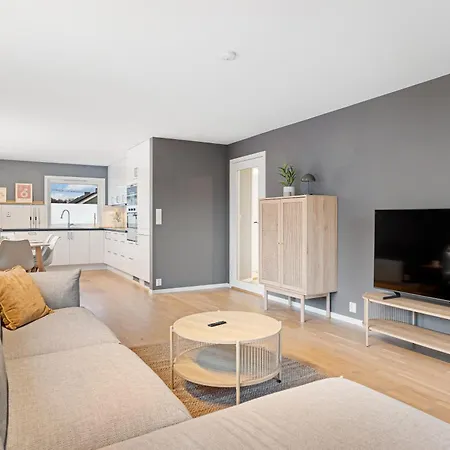 Modern With Wifi And New Furniture - Free Parking - 3 Appartamento